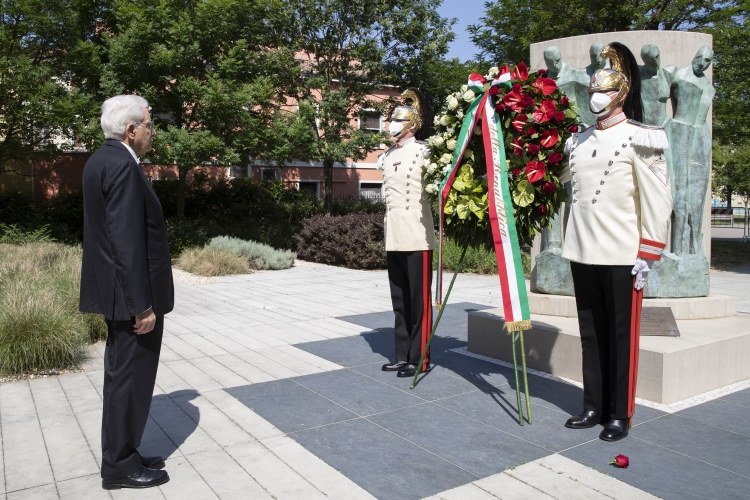 Il Presidente della Repubblica Italiana Sergio Mattarella omaggia le Vittime del Sisma 2012
